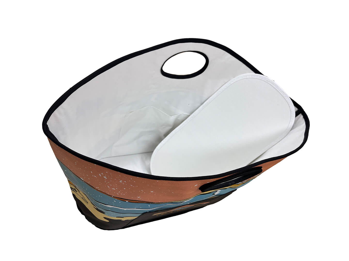 inner detail of the beach bag